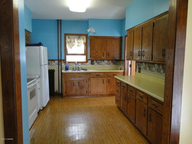 78 Stanley Ave N, Farwell, MN 56327