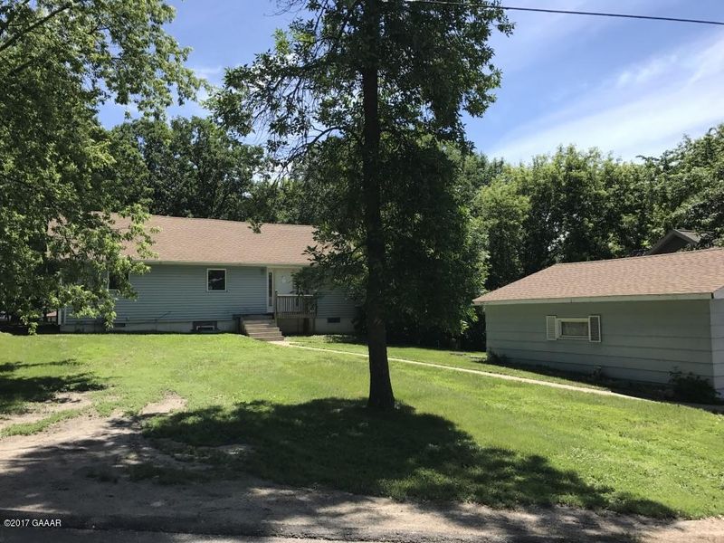 3223 Darling Dr NW, Alexandria, MN 56308