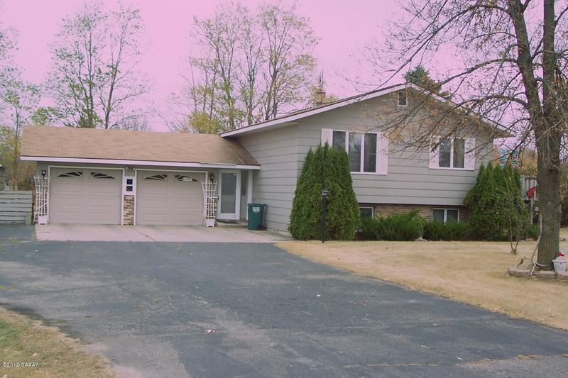 317 Agnes Blvd, Alexandria, MN 56308