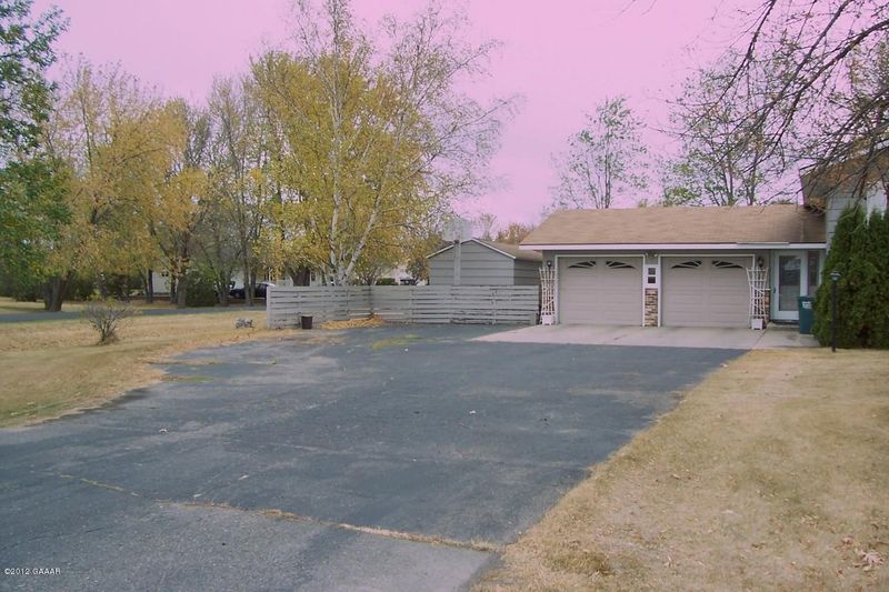 317 Agnes Blvd, Alexandria, MN 56308