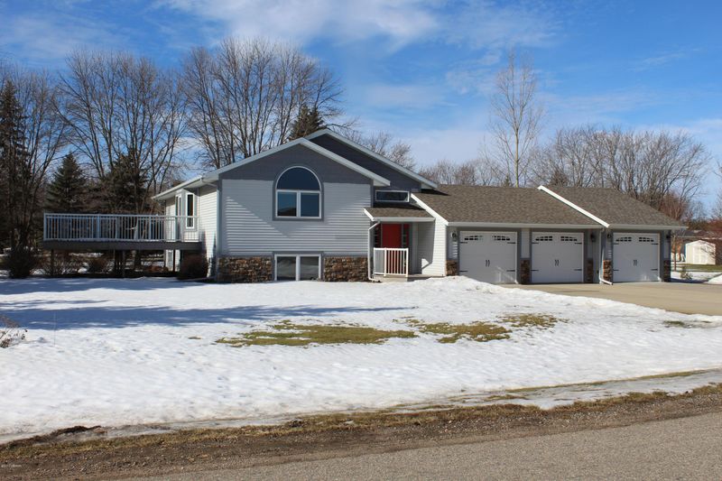 2304 Cherry Ln NE, Alexandria, MN 56308