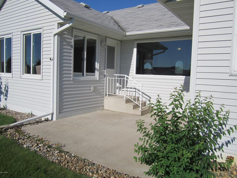 1252 Westbrook Cir, Alexandria, MN 56308