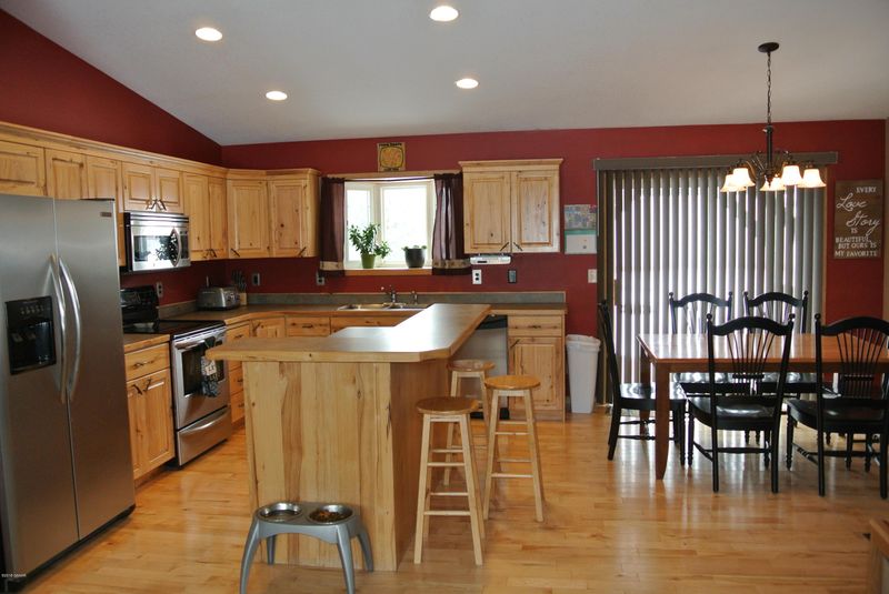 4606 S Riverview Dr NE, Carlos, MN 56319