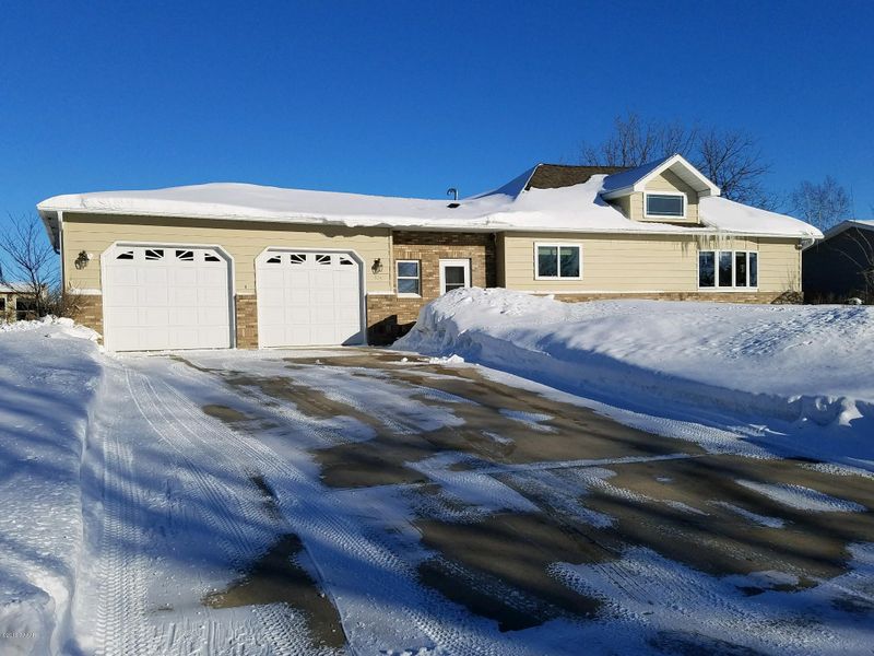 315 11th Ave SE, Elbow Lake, MN 56531