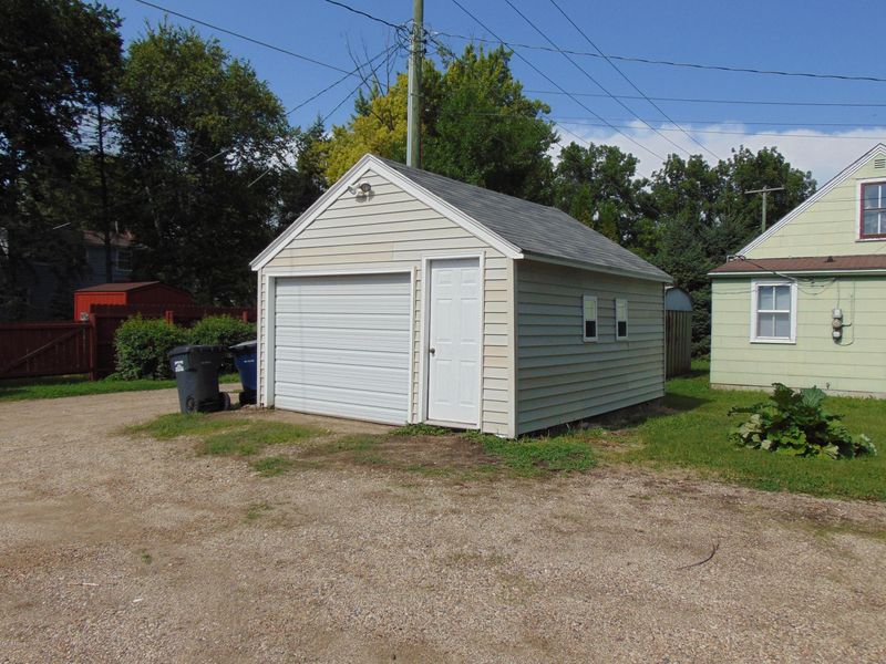 109 South St, Morris, MN 56267