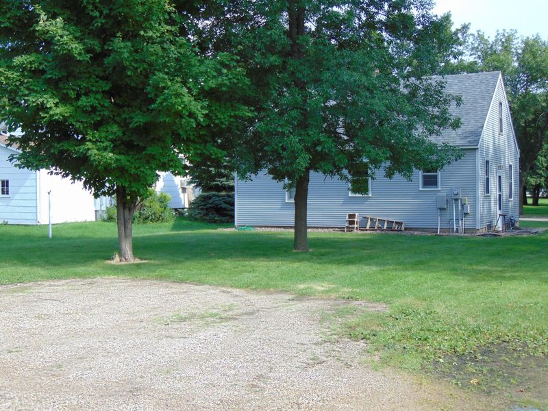 109 South St, Morris, MN 56267