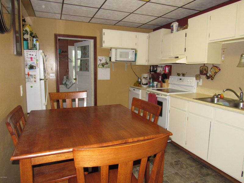 110 Pike St W, Osakis, MN 56360