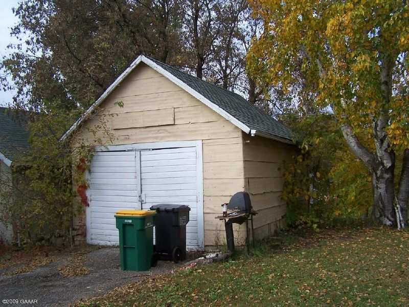 711 E Minnesota Ave, Glenwood, MN 56334
