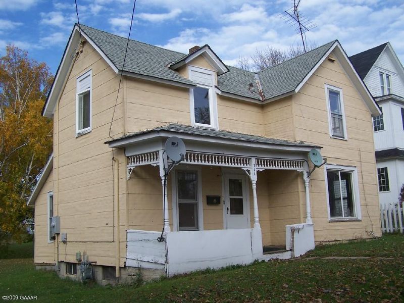711 E Minnesota Ave, Glenwood, MN 56334