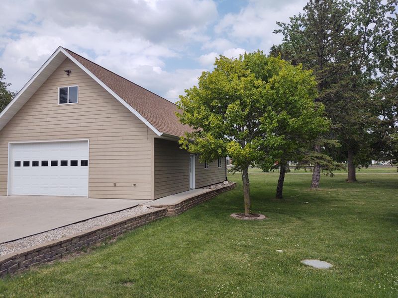 106 W 3rd St, Donnelly, MN 56235
