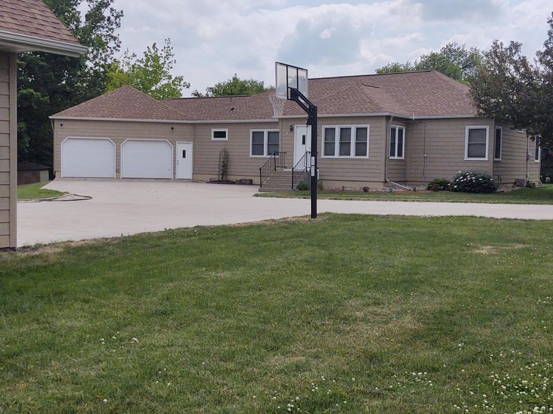106 W 3rd St, Donnelly, MN 56235