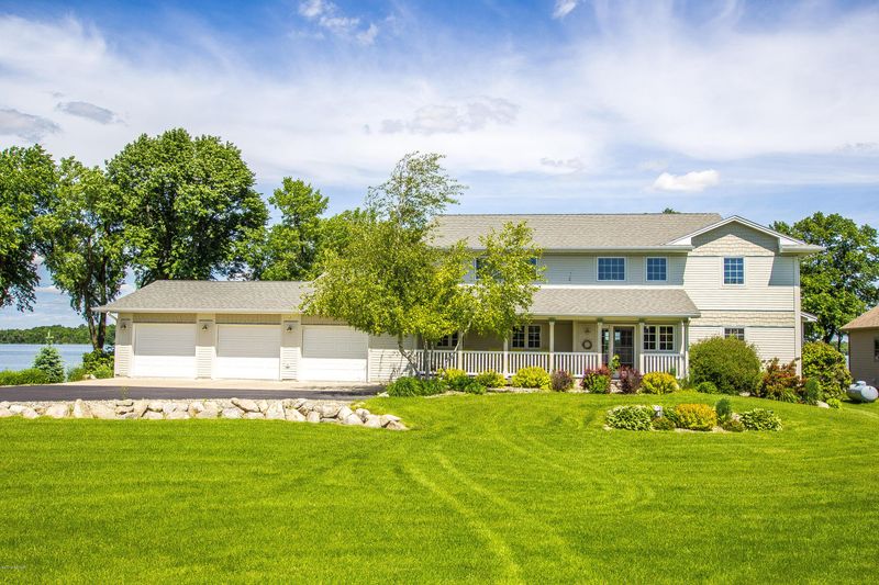 12189 Maple Springs Dr SE, Alexandria, MN 56308