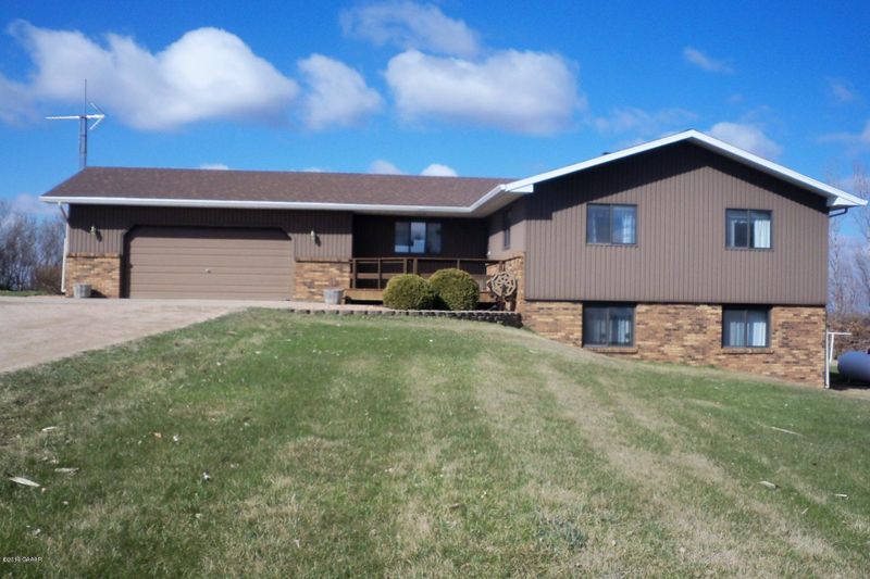 24513 490th Ave, Morris, MN 56267