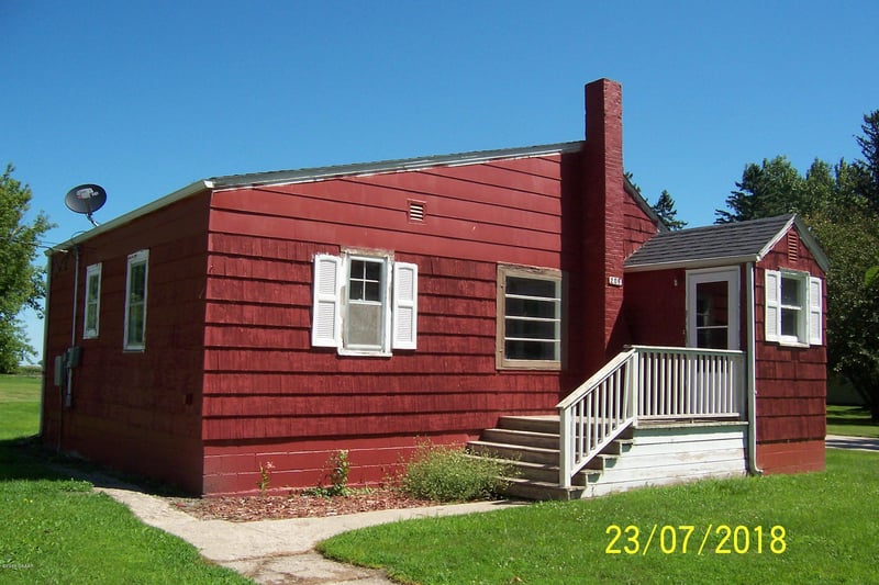 209 E 2nd Ave S, Chokio, MN 56221