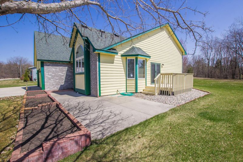 327 E Lake Geneva Rd NE, Alexandria, MN 56308