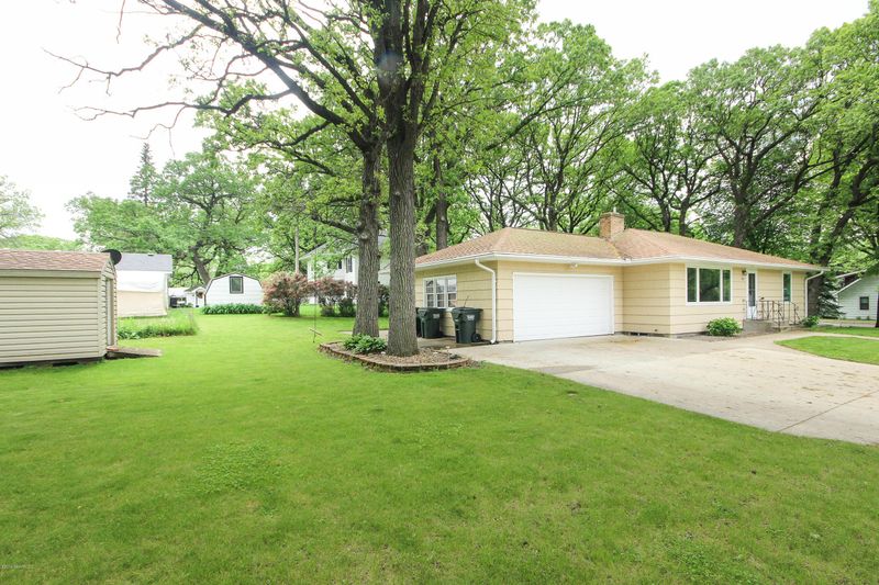 302 11th Ave E, Alexandria, MN 56308