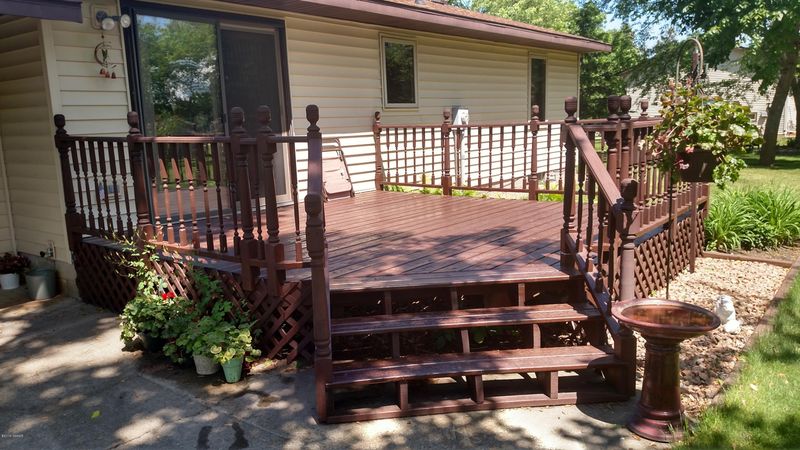 1107 Eckert St NW, Alexandria, MN 56308
