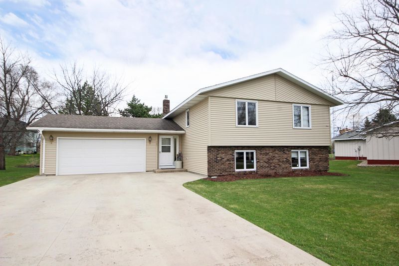 703 3rd St, Barrett, MN 56311