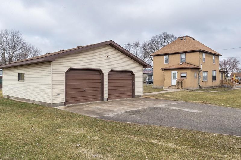 200 S Smith St, Kellogg, MN 55945