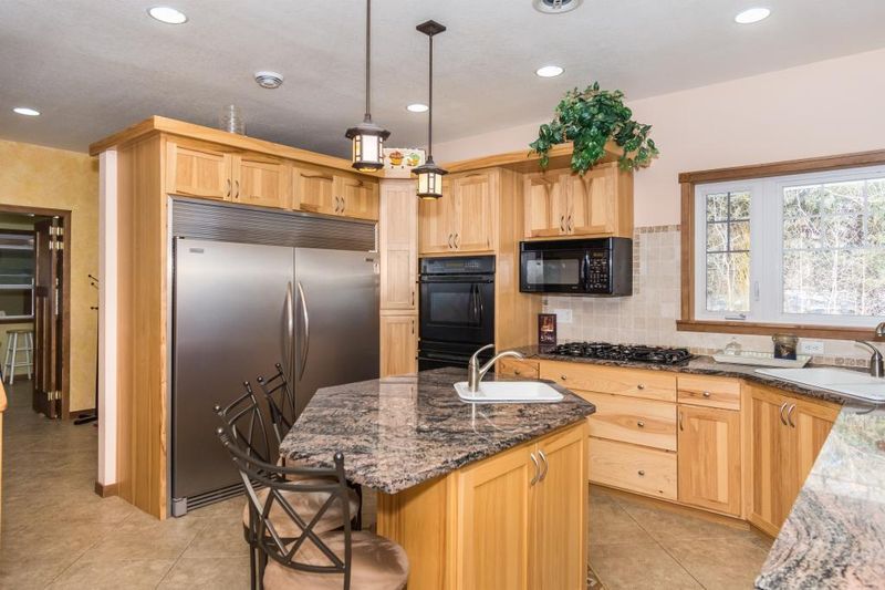 3629 Midway Rd, Hermantown, MN 55810