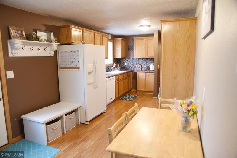 515 Central Ave S, Pease, MN 56363