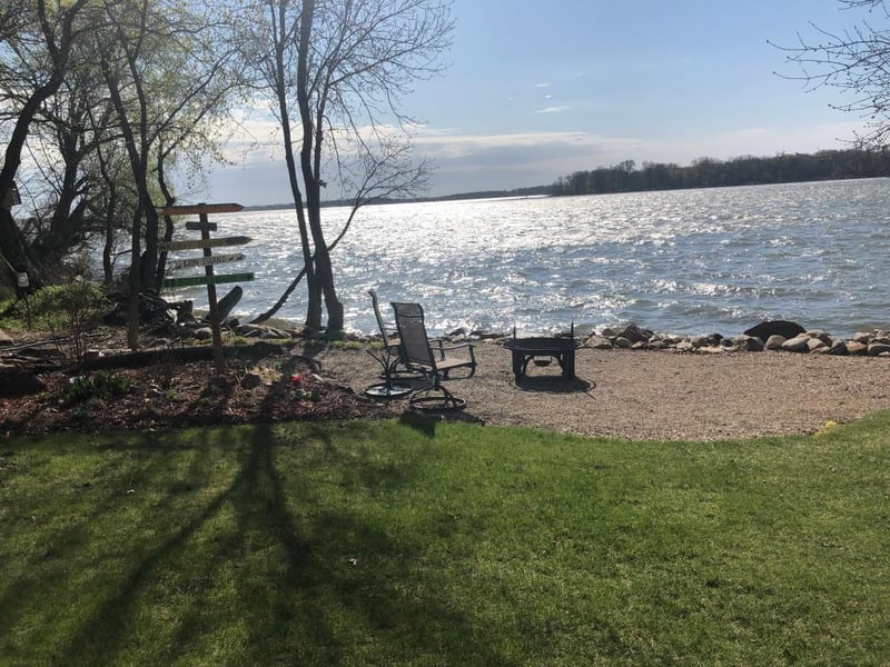 88 Lakeview Dr, Slayton, MN 56172