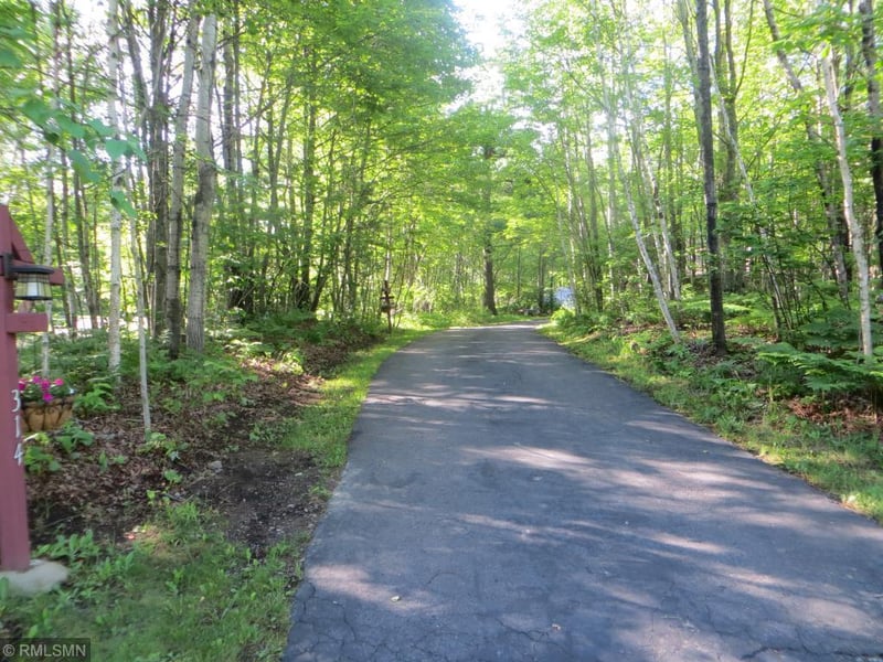 314 Viking Dr, Hoyt Lakes, MN 55750