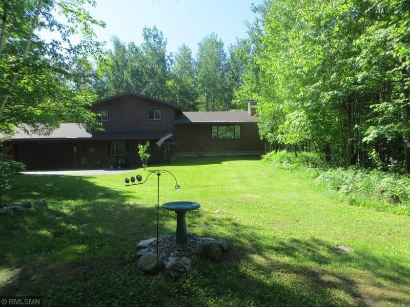 314 Viking Dr, Hoyt Lakes, MN 55750