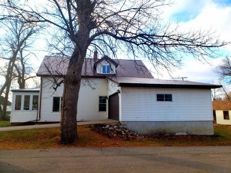 102 W Broadway, Browns Valley, MN 56219