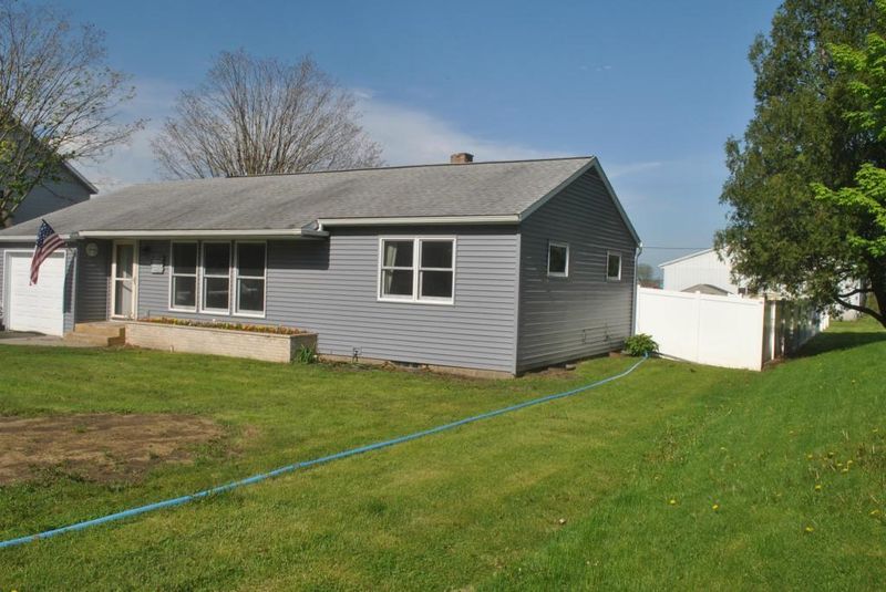 408 Oak St N, Mabel, MN 55954