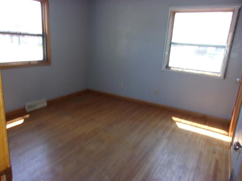 100 Birch Ave N, New Richland, MN 56072