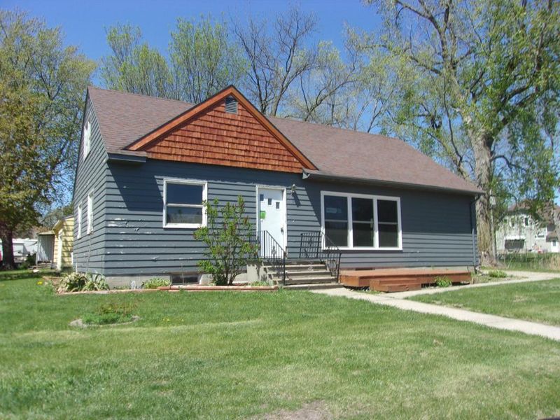 100 Birch Ave N, New Richland, MN 56072