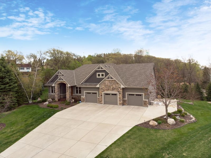 949 Rivage Ln, Burnsville, MN 55306
