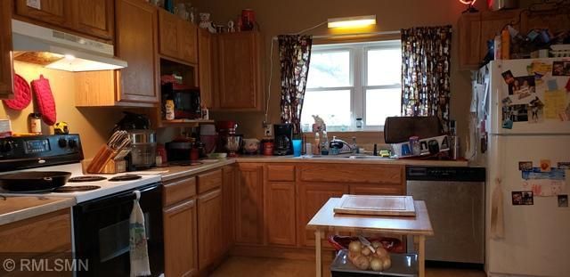 114 4th Ave, Bovey, MN 55709