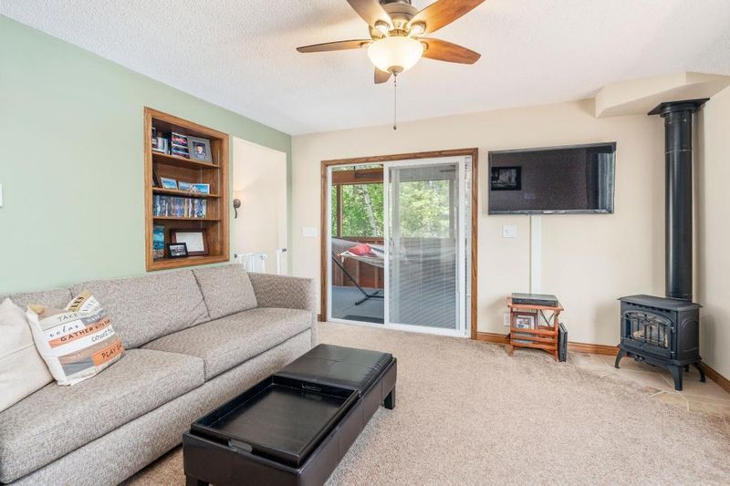 8124 Pomander Walk Rd, Canyon, MN 55717