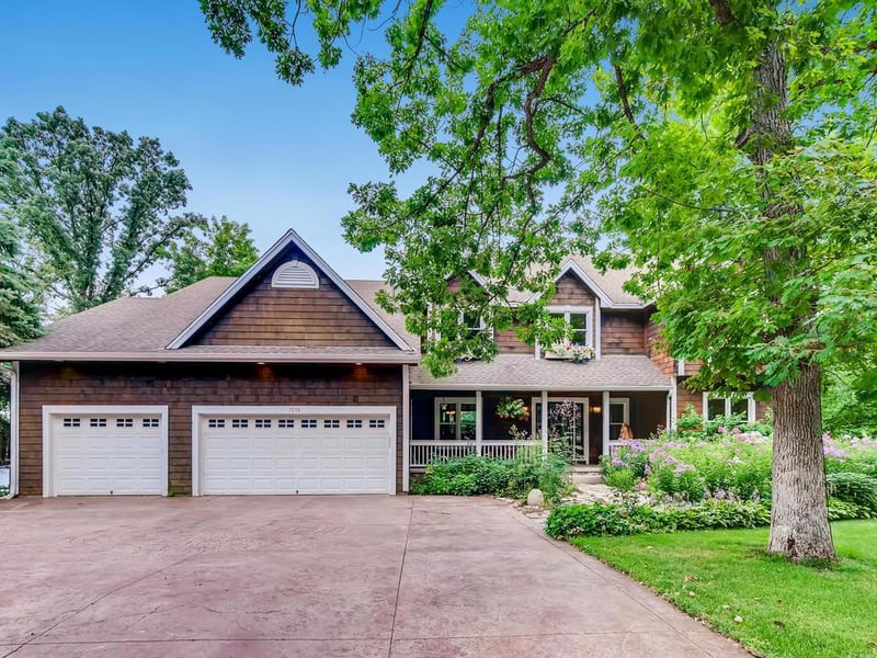 1516 Arden Pl, Arden Hills, MN 55112
