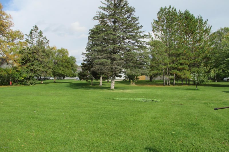 325 NW 2nd St, Mcintosh, MN 56556