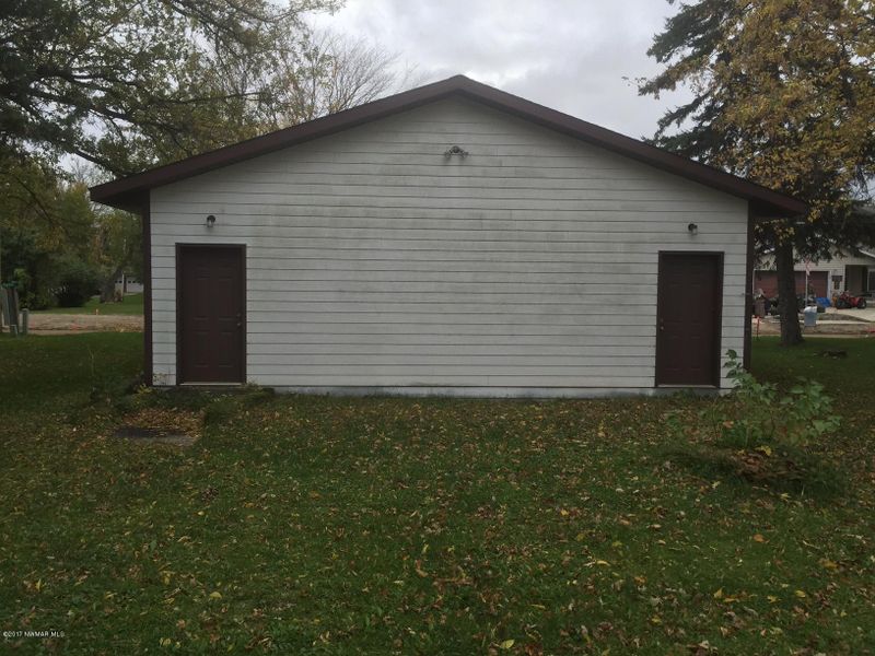 109 Riverview Dr SE, Warroad, MN 56763