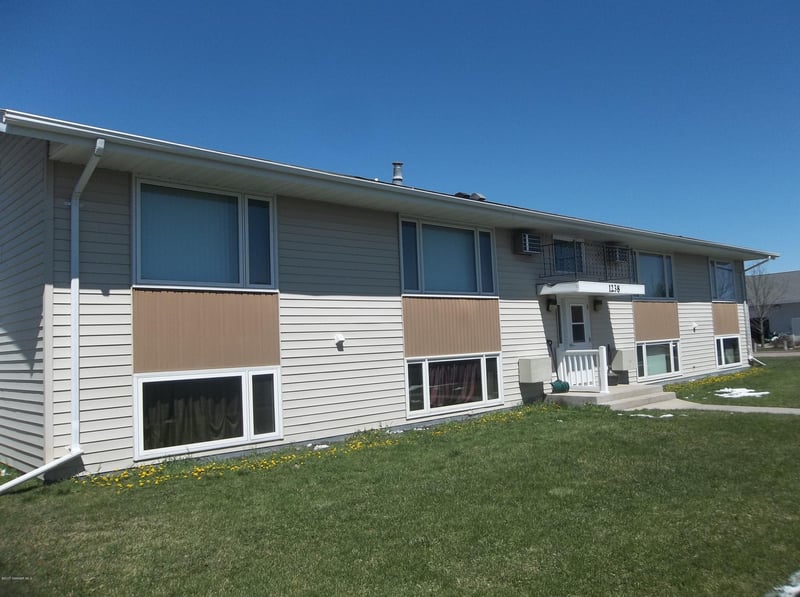 1238-1240 Edgewood Dr, Thief River Falls, MN 56701