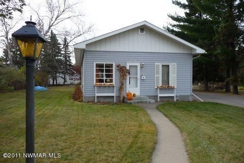 706 14th St, Bemidji, MN 56601