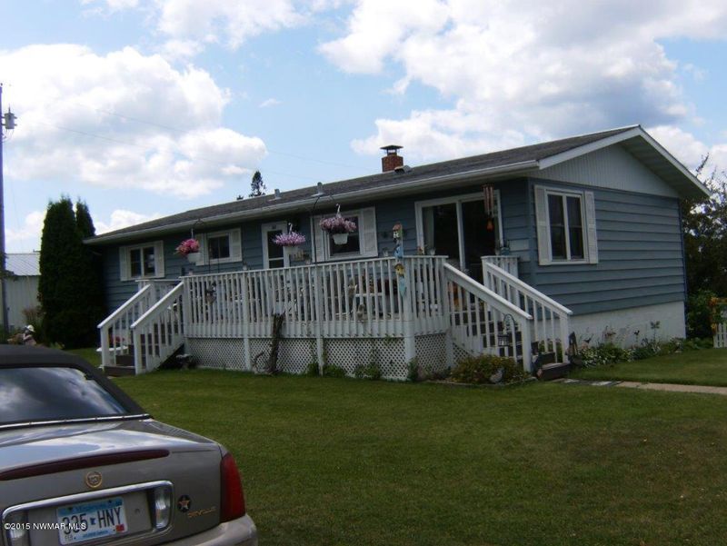 381 1st St NE, Blackduck, MN 56630