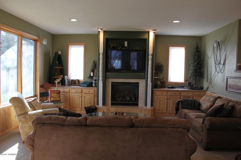 414 Chickadee Ln, Bemidji, MN 56601