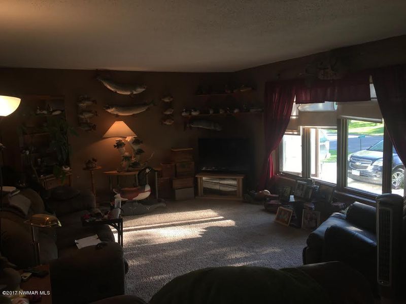 106 Pleasant Ave NW, Warroad, MN 56751