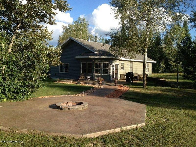 649 Pierce Ct NW, Bemidji, MN 56601