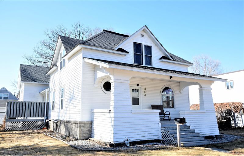 404 Center St E, Roseau, MN 56751