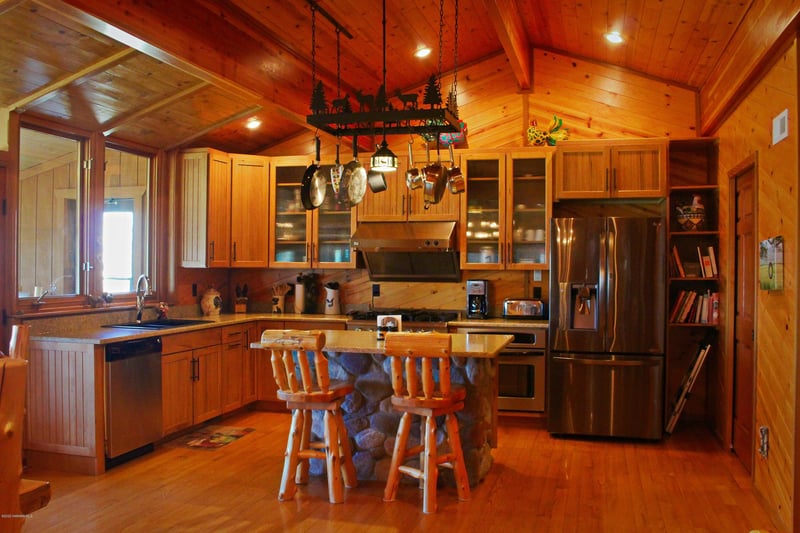 1424 St Hwy 172 NW, Baudette, MN 56623