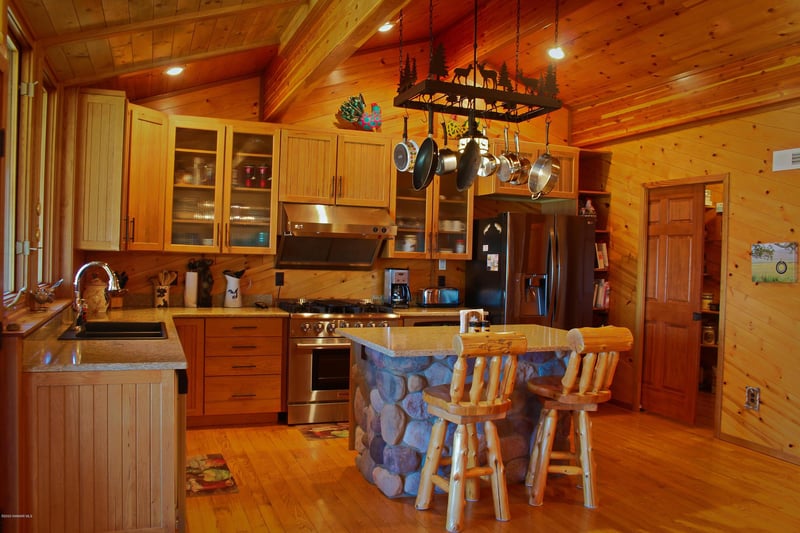 1424 St Hwy 172 NW, Baudette, MN 56623