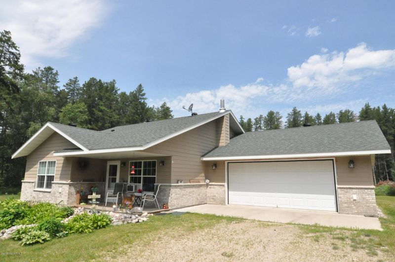 17059 512th Ave, Roseau, MN 56751