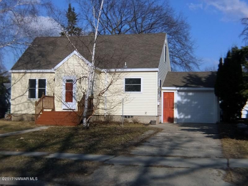 226 Merriam Ave S, Thief River Falls, MN 56701