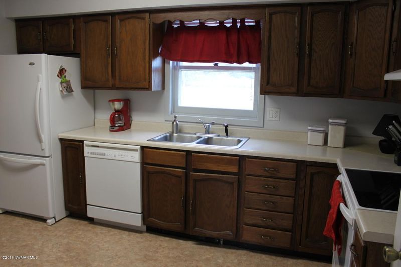 418 Meadow Ct, Bemidji, MN 56601